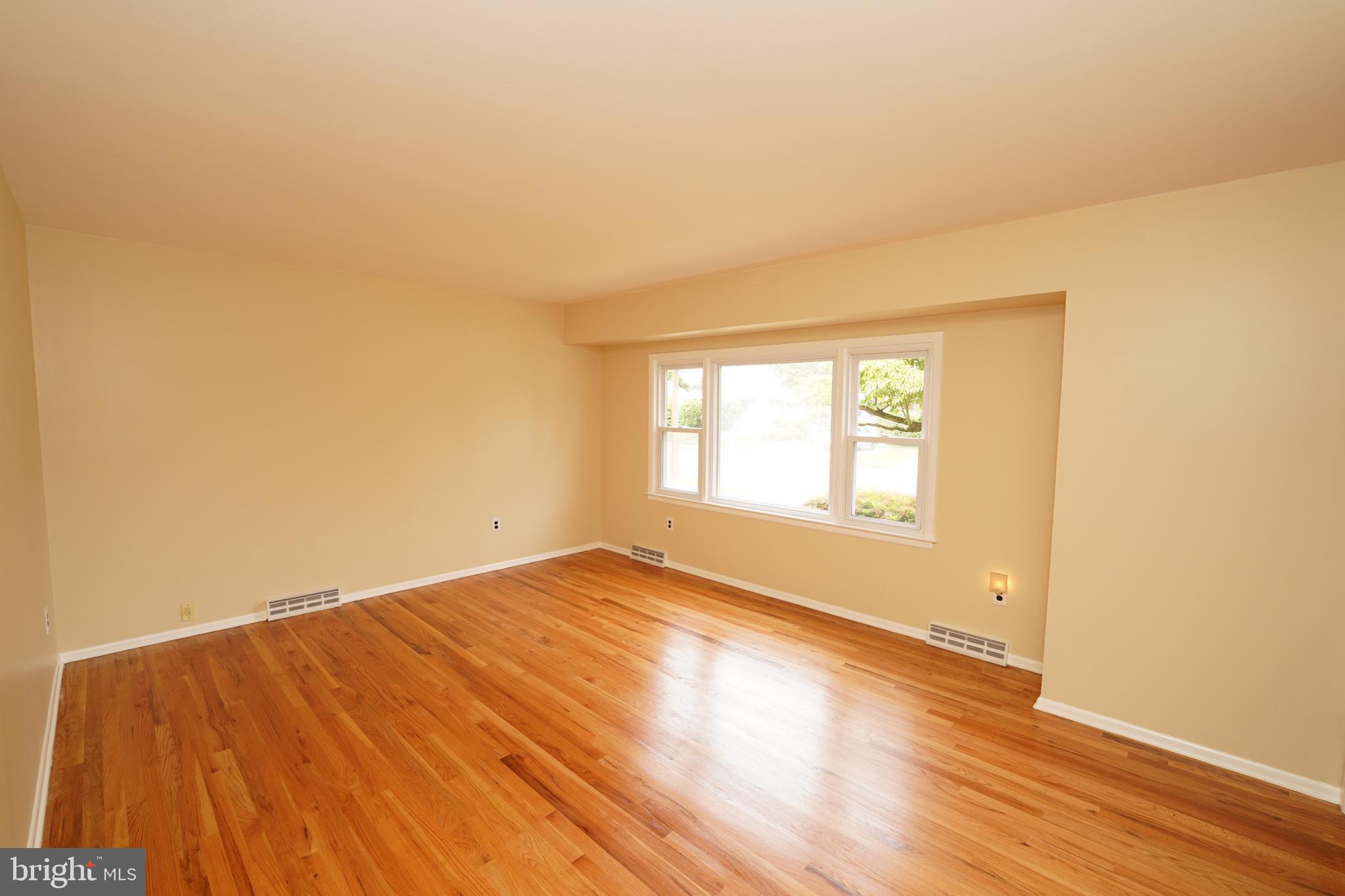 37 Saranac Road Hamilton, NJ 08619 - Photo 10 of 45