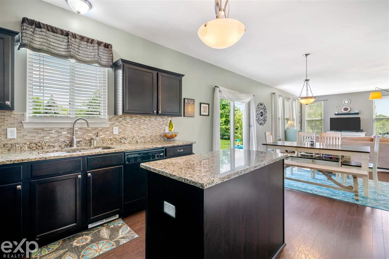 47388 Gloede Road Macomb, MI 48044 - Photo 14 of 41 50076499-13.JPG