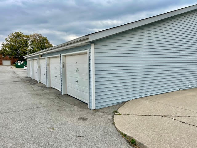 9621 Merrillville Road, Unit 101 Crown Point, IN 46307 - Photo 21 of 23 640x480