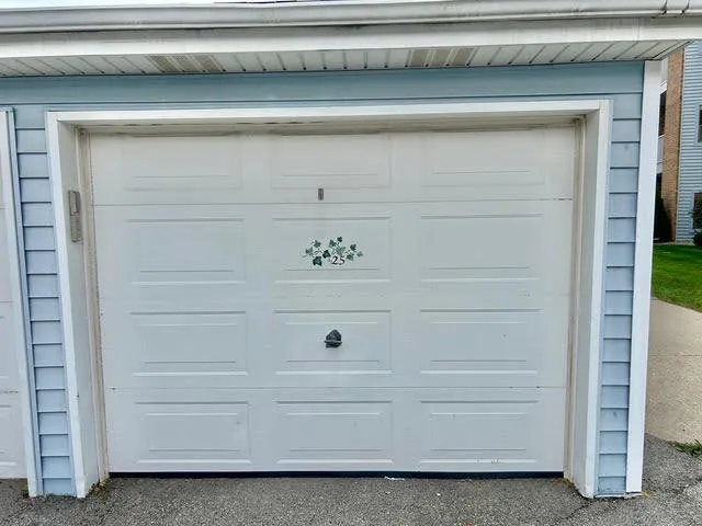 $178,900 | 9621 Merrillville Road, Unit 101, Crown Point, IN 46307