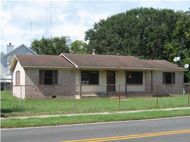 1622 Rifle Range Road Mount Pleasant, SC 29464 - Photo 1 of 4 Primary Photo