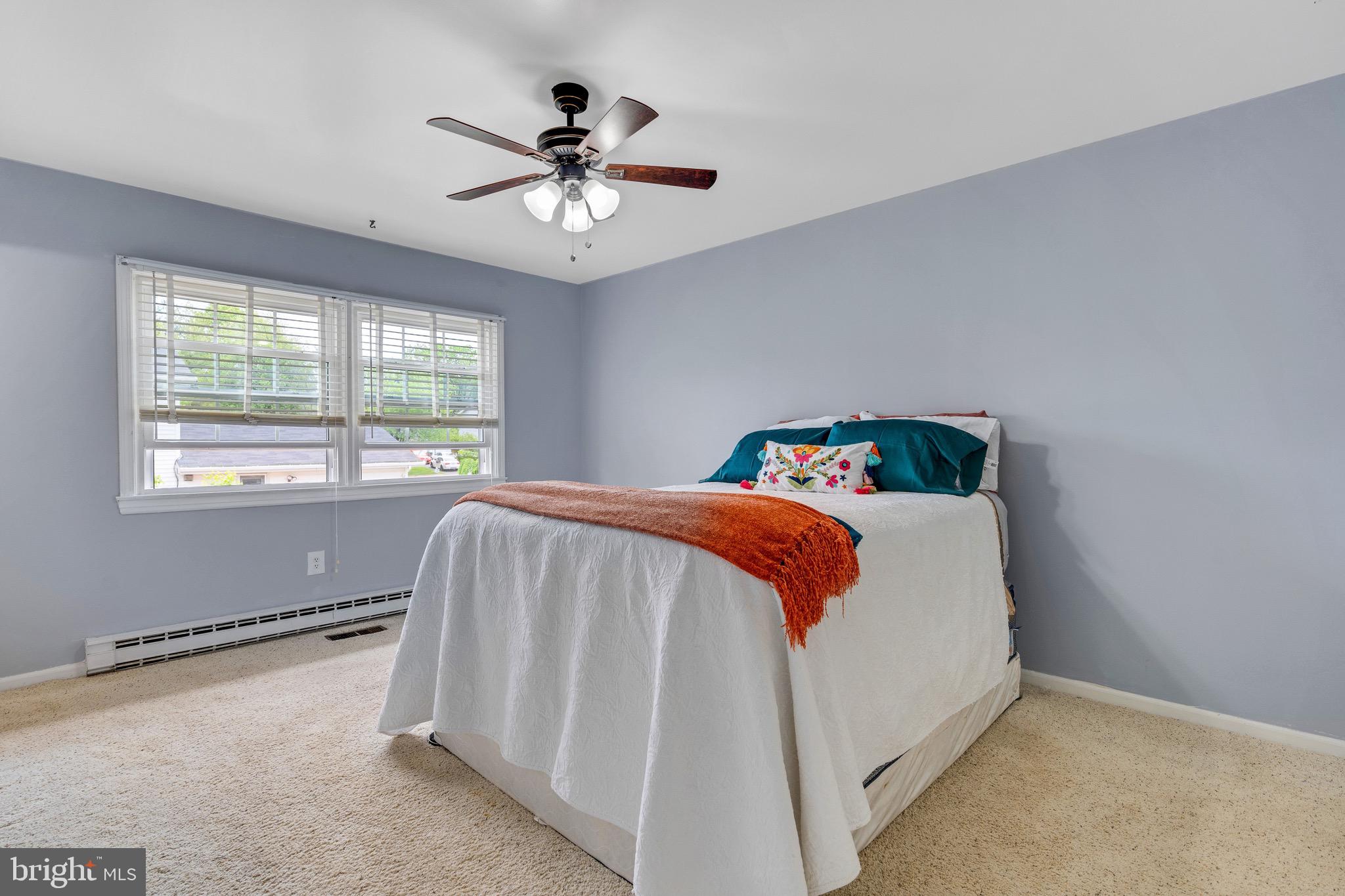 118 North Kennedy Road Sterling, VA 20164 - Photo 16 of 25 Owner's suite bedroom