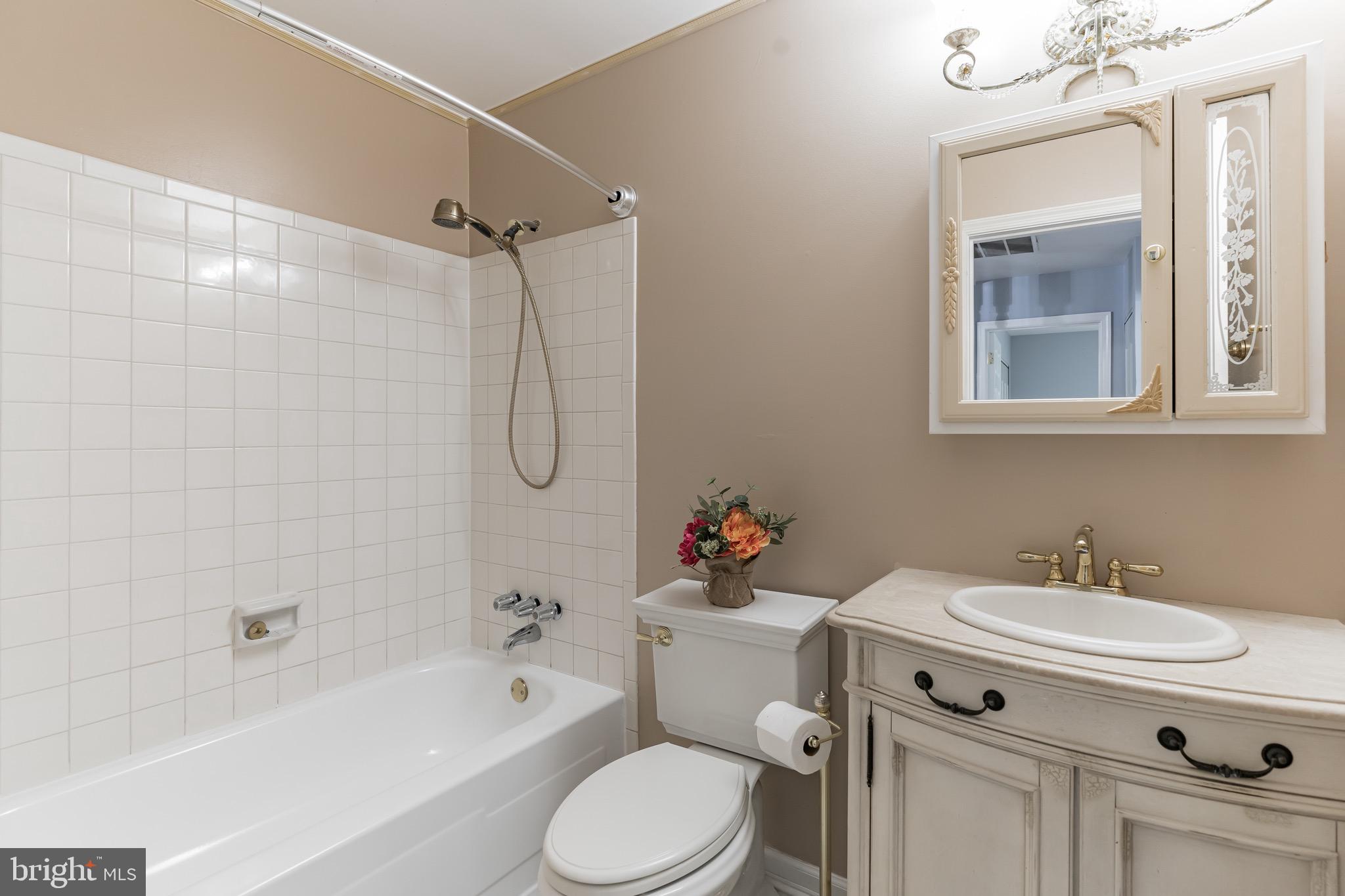 118 North Kennedy Road Sterling, VA 20164 - Photo 21 of 25 upstairs hall bathroom