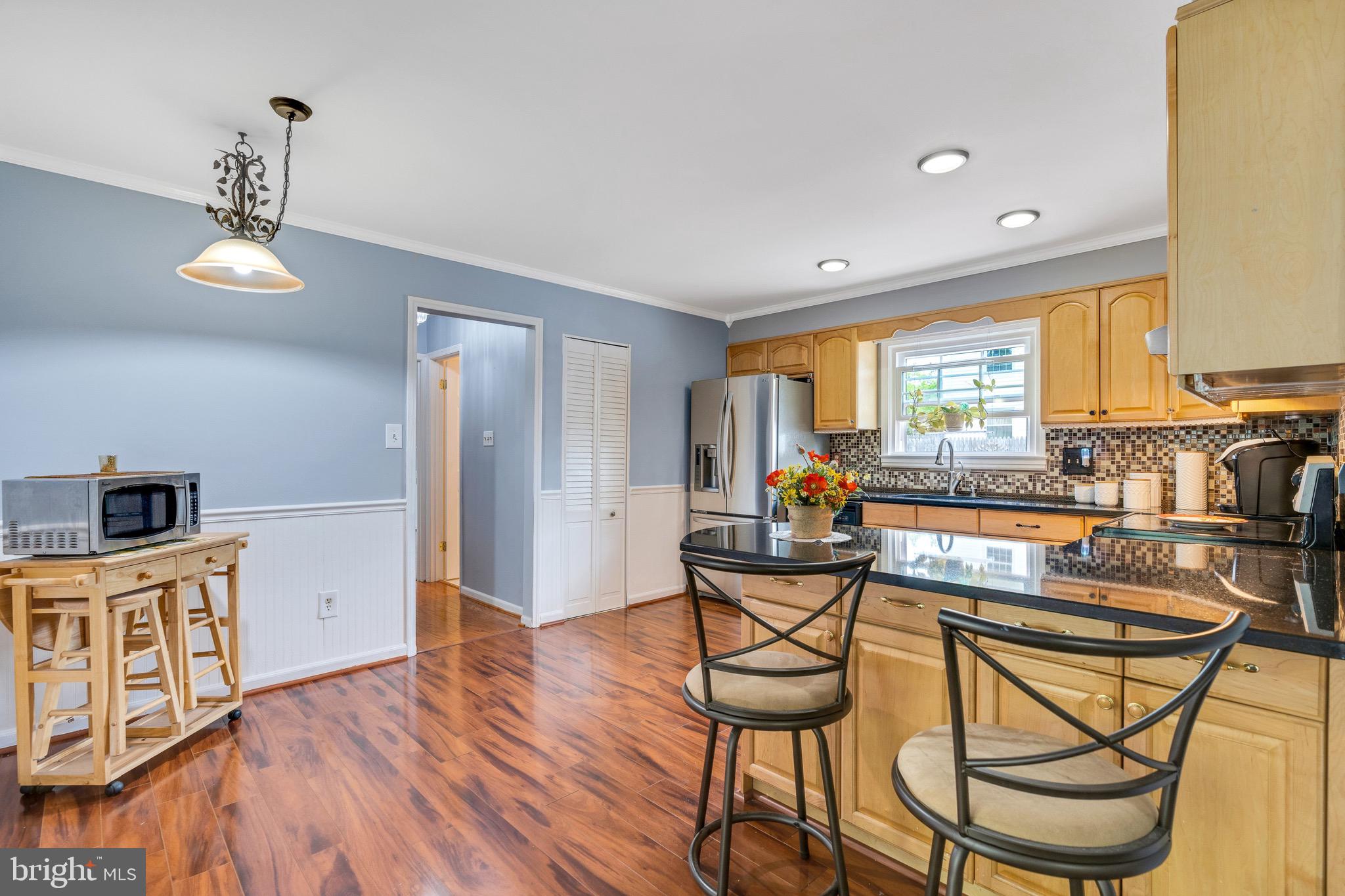 eat-in kitchen area, look at those floors!