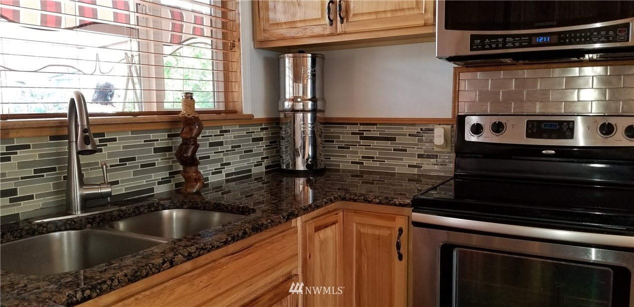 1811 Walnut Street Everett, WA 98201 - Photo 3 of 23 Gallery Image 3