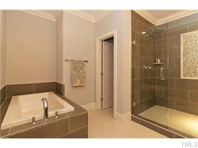 5227 Lansdowne Place Raleigh, NC 27609 - Photo 15 of 25 Master Bath/Spa