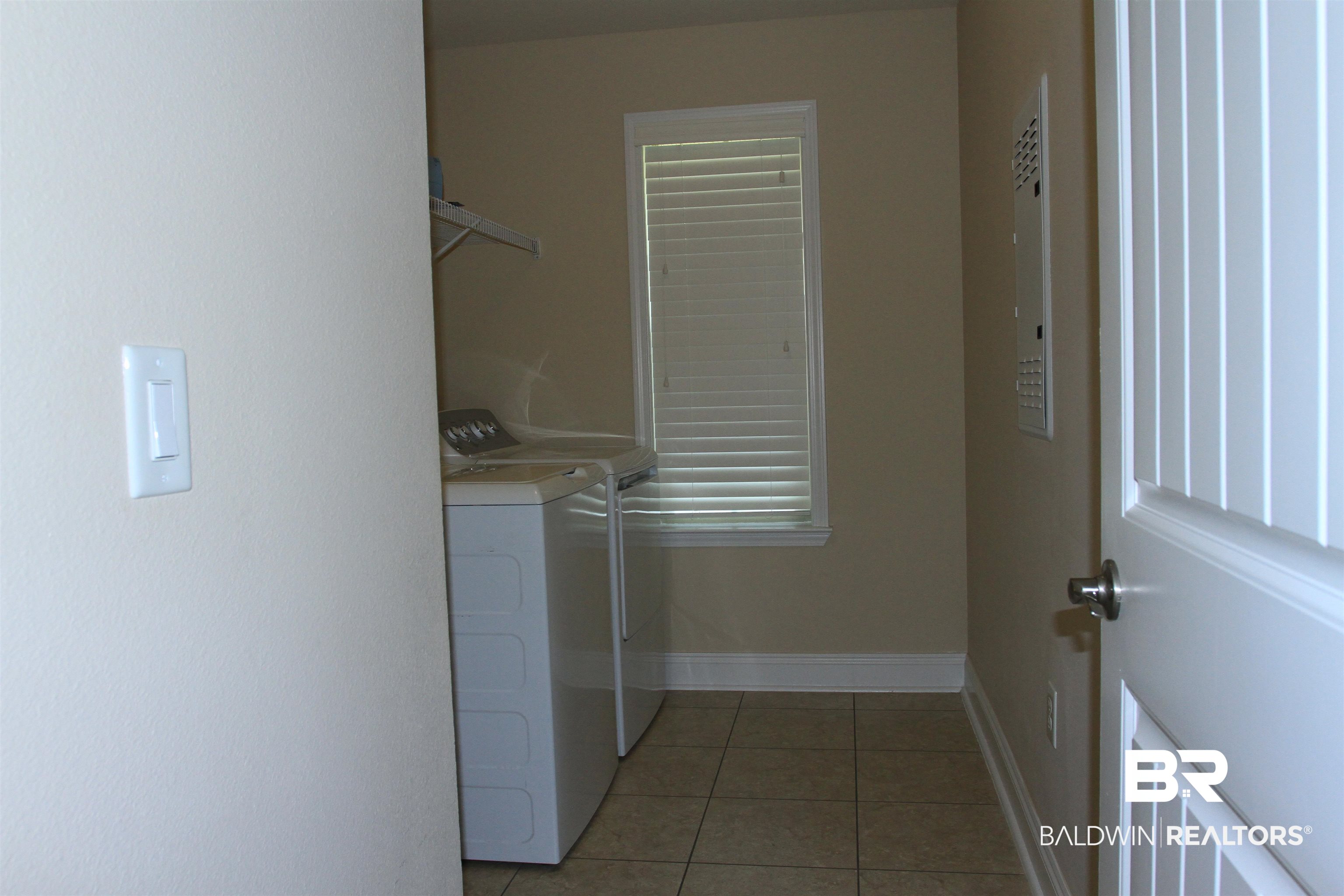 14620 Silvermere Drive Foley, AL 36535 - Photo 17 of 27 Very nice size laundry room.