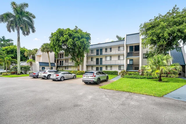 $229,999 | 4381 Trevi Court, Unit 202, Lake Worth, FL 33467
