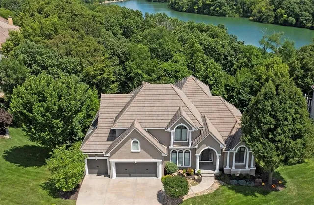 $1,250,000 | 8190 Shoreline Drive, Parkville, MO 64152