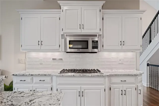 $1,250,000 | 8190 Shoreline Drive, Parkville, MO 64152