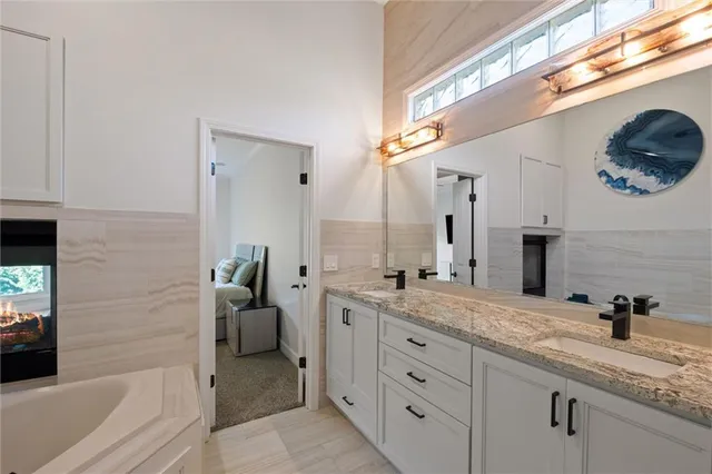 $1,250,000 | 8190 Shoreline Drive, Parkville, MO 64152