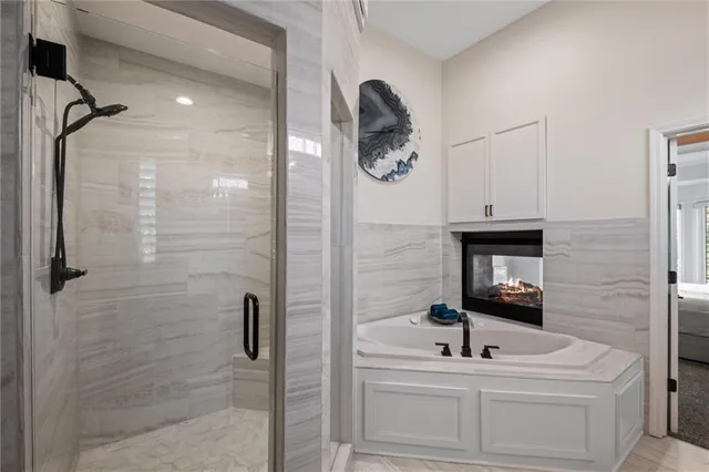 $1,250,000 | 8190 Shoreline Drive, Parkville, MO 64152