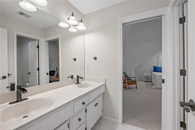 $1,250,000 | 8190 Shoreline Drive, Parkville, MO 64152