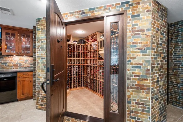 $1,250,000 | 8190 Shoreline Drive, Parkville, MO 64152