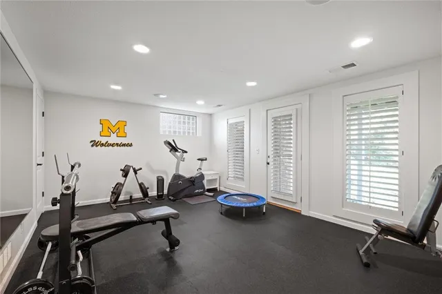 $1,250,000 | 8190 Shoreline Drive, Parkville, MO 64152