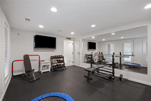 $1,250,000 | 8190 Shoreline Drive, Parkville, MO 64152