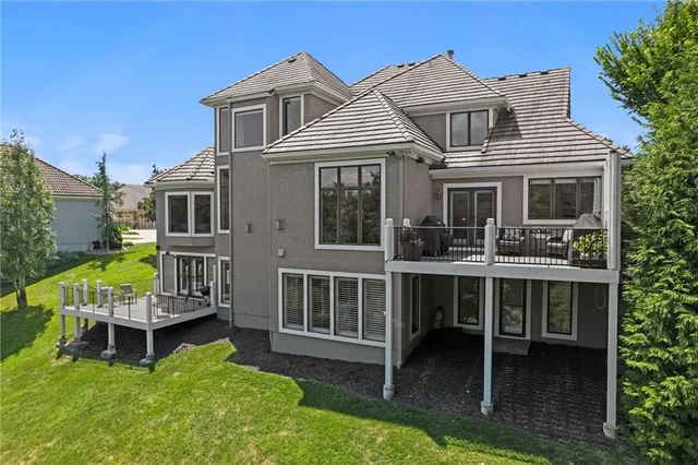 $1,250,000 | 8190 Shoreline Drive, Parkville, MO 64152