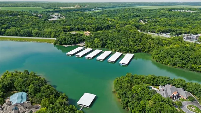 $1,250,000 | 8190 Shoreline Drive, Parkville, MO 64152