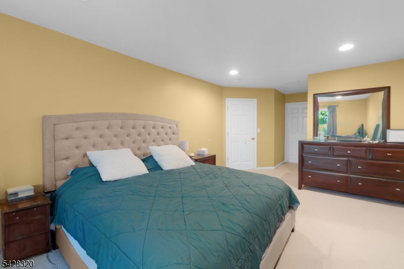 84 Autumn Ridge Road Morris Plains, NJ 07950 - Photo 15 of 22