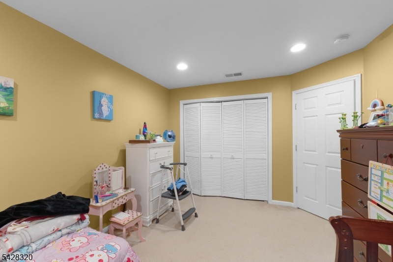 84 Autumn Ridge Road Morris Plains, NJ 07950 - Photo 16 of 22
