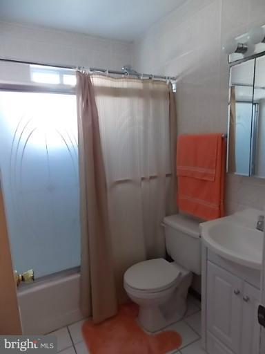 7844 Tick Neck Road Pasadena, MD 21122 - Photo 9 of 21 Bath