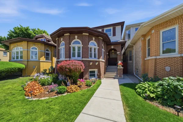 $699,000 | 1755 North New England Avenue, Chicago, IL 60707