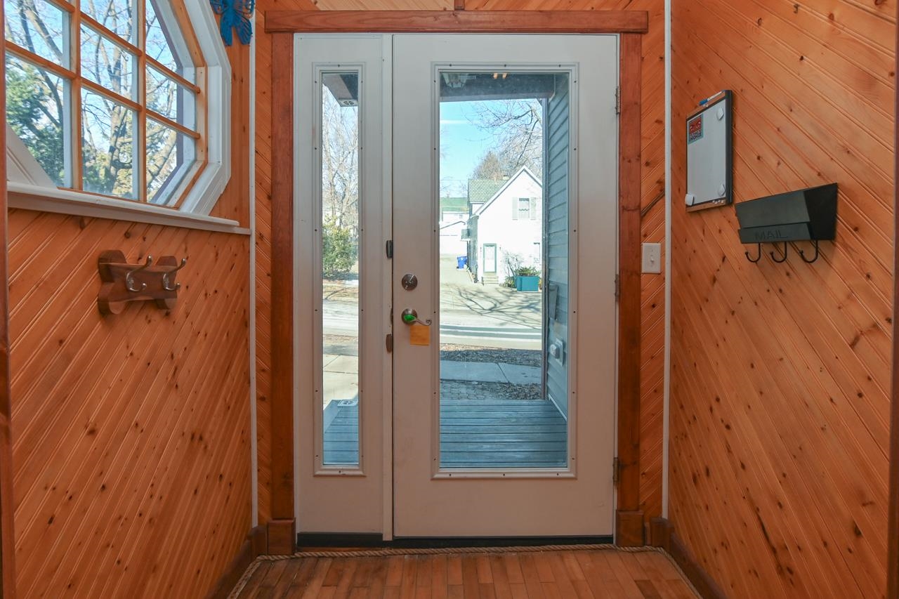 835 East John Street Appleton, WI 54911 - Photo 5 of 27