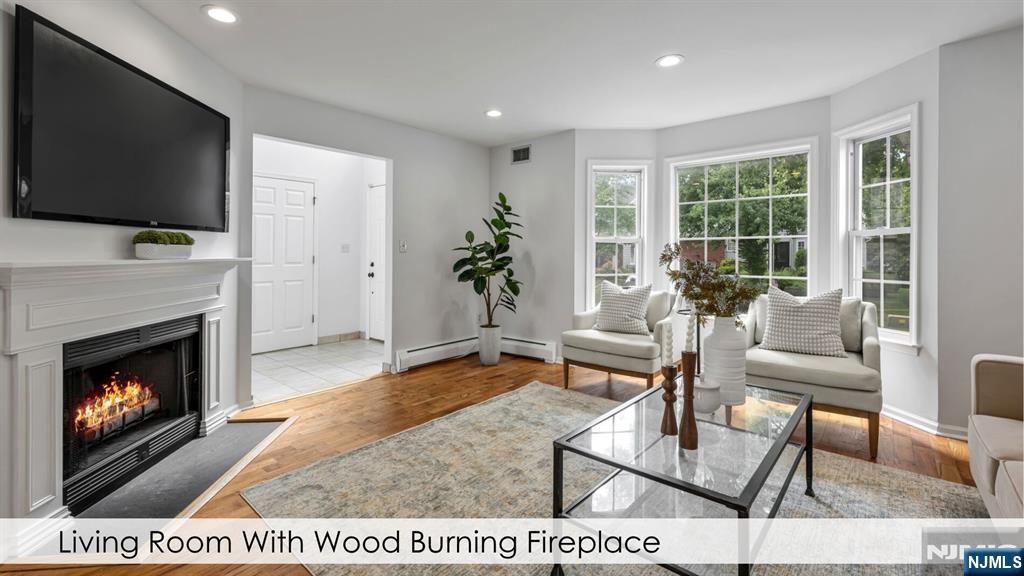 758 Manchester Way Paramus, NJ 07652 - Photo 3 of 23 Gallery Image 3