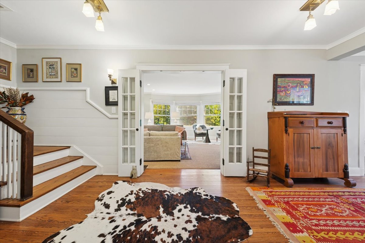 1570 Ashland Avenue Evanston, IL 60201 - Photo 10 of 40 a living room with furniture and a rug