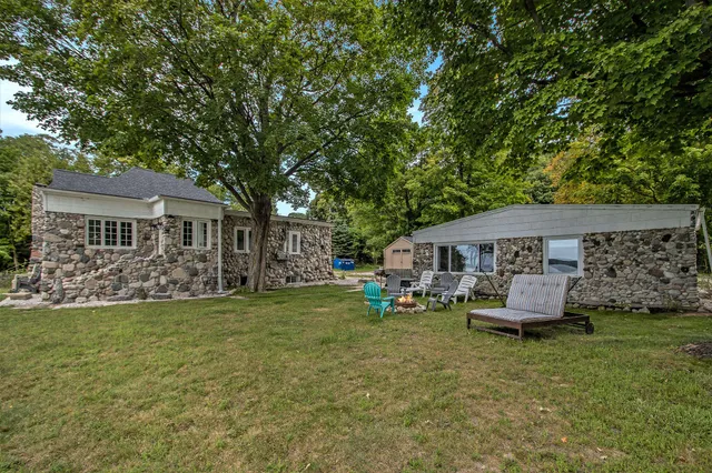 $1,200,000 | 4642 Main Street, Onekama, MI 49675