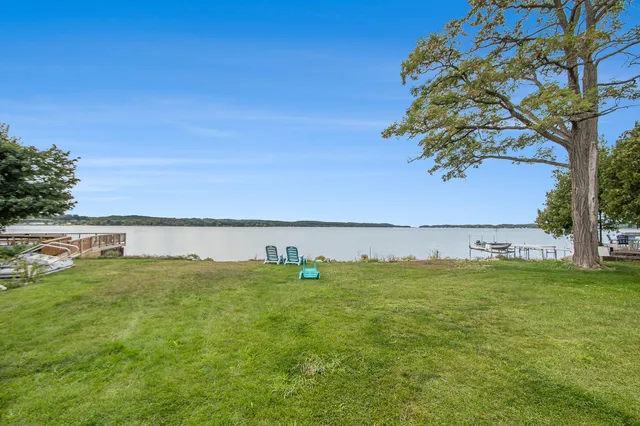 $1,200,000 | 4642 Main Street, Onekama, MI 49675