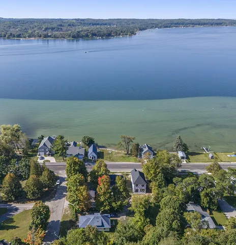 $1,200,000 | 4642 Main Street, Onekama, MI 49675