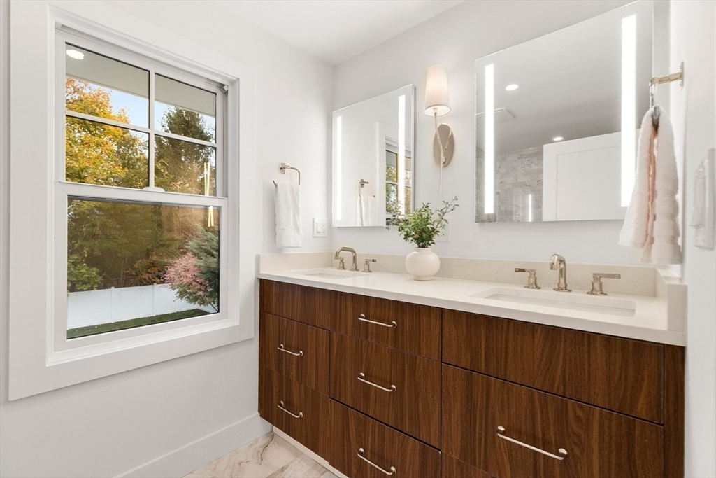 26 Pinewood Road Needham, MA 02492 - Photo 18 of 33