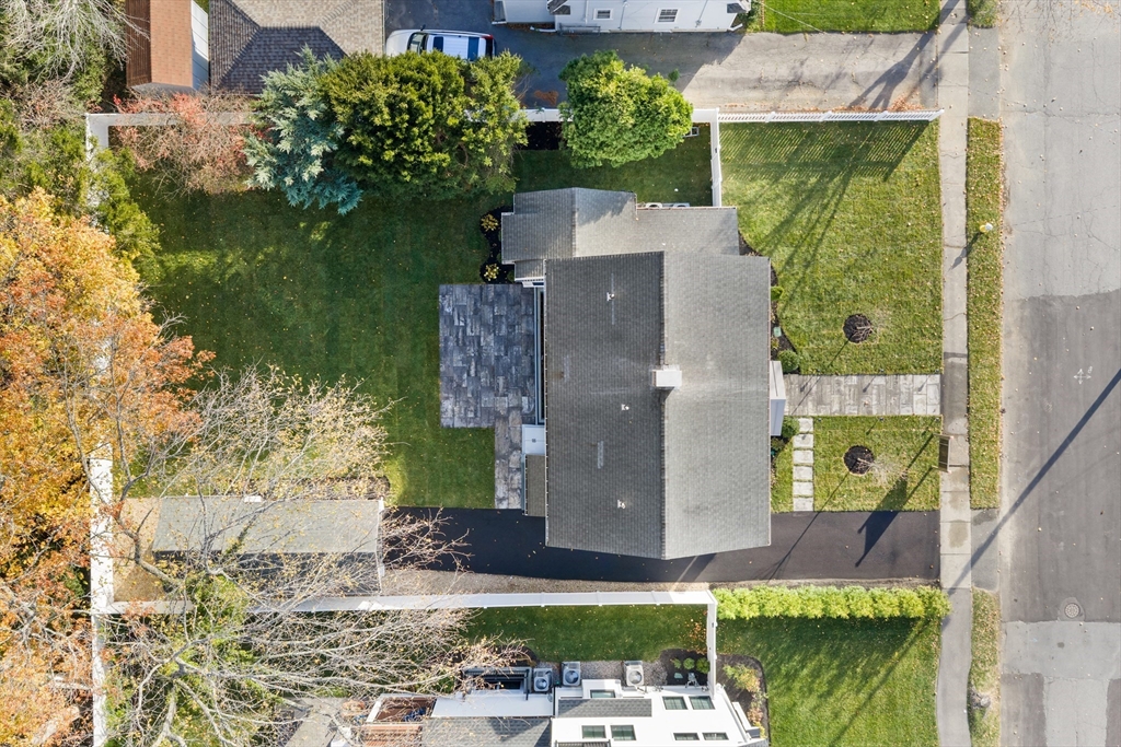 26 Pinewood Road Needham, MA 02492 - Photo 31 of 33