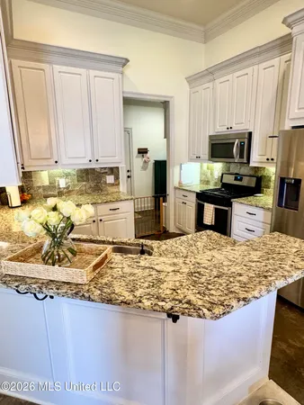 $276,800 | 456 Greenfield Ridge Circle, Brandon, MS 39042