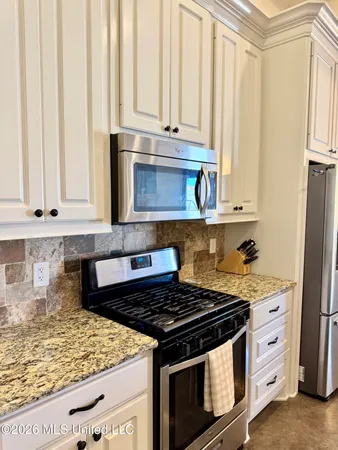 $276,800 | 456 Greenfield Ridge Circle, Brandon, MS 39042