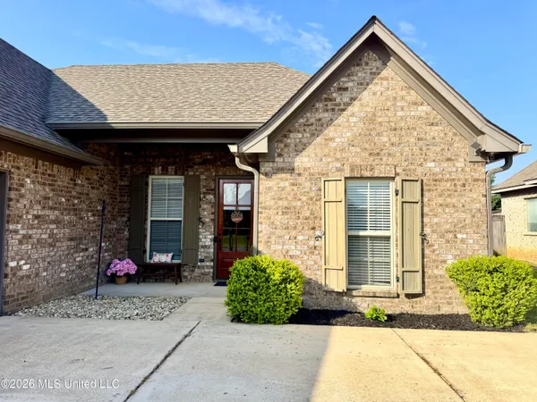 $276,800 | 456 Greenfield Ridge Circle, Brandon, MS 39042