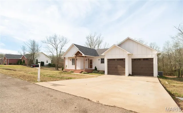 $499,900 | 306 Timberwolf Drive, Poplar Bluff, MO 63901