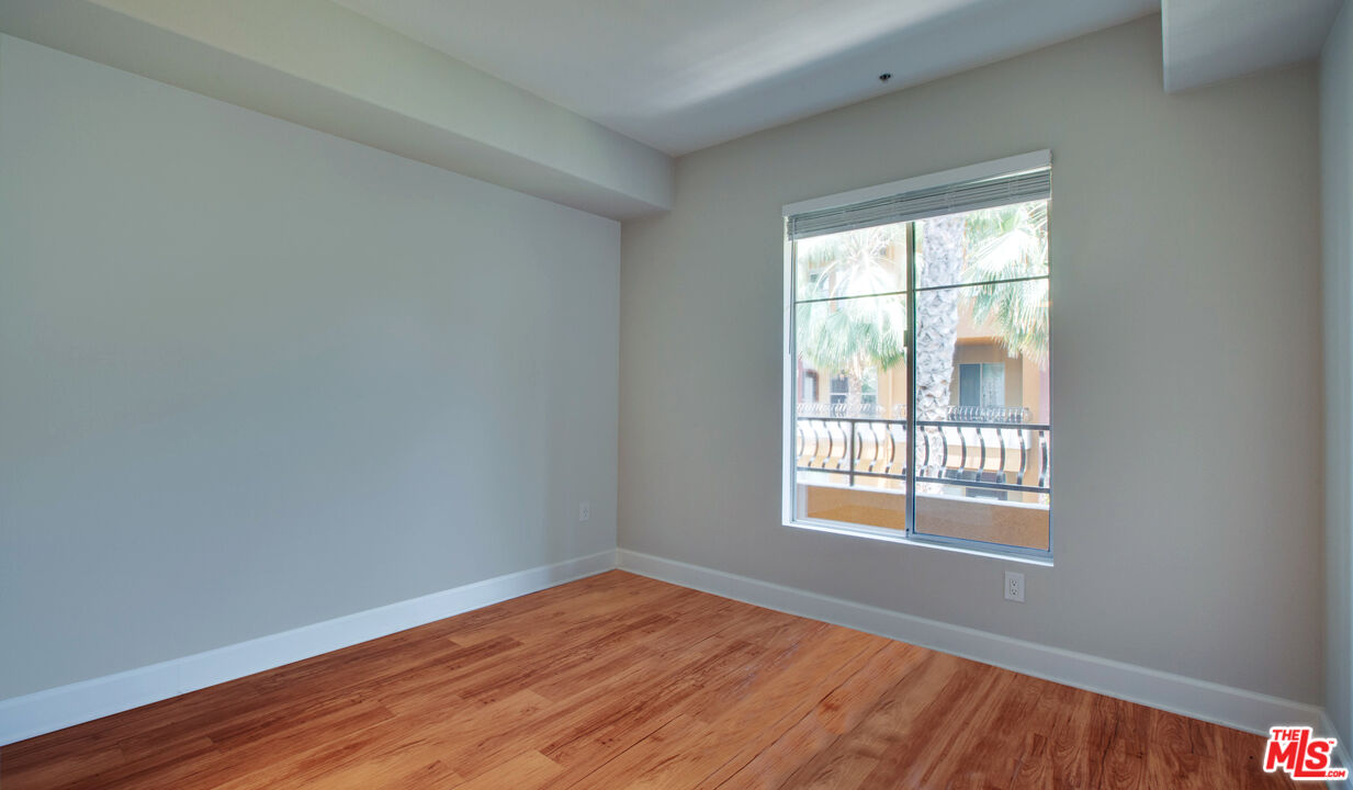 348 Hauser Boulevard, Unit 4311 Los Angeles, CA 90036 - Photo 2 of 7