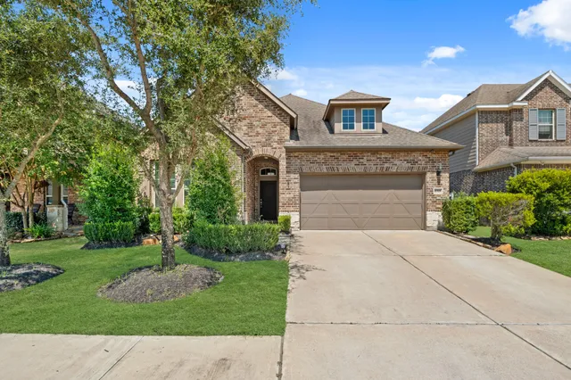 $420,000 | 6318 Wolf Run Drive, Katy, TX 77493