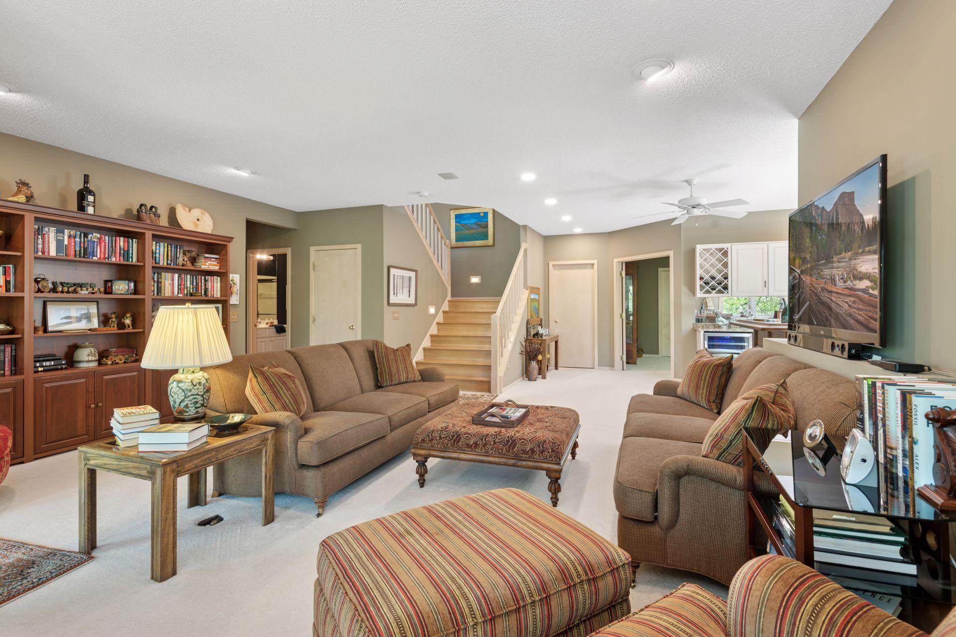 7057 Crowne Oak Road Eden Prairie, MN 55344 - Photo 31 of 44 Gallery Image 31