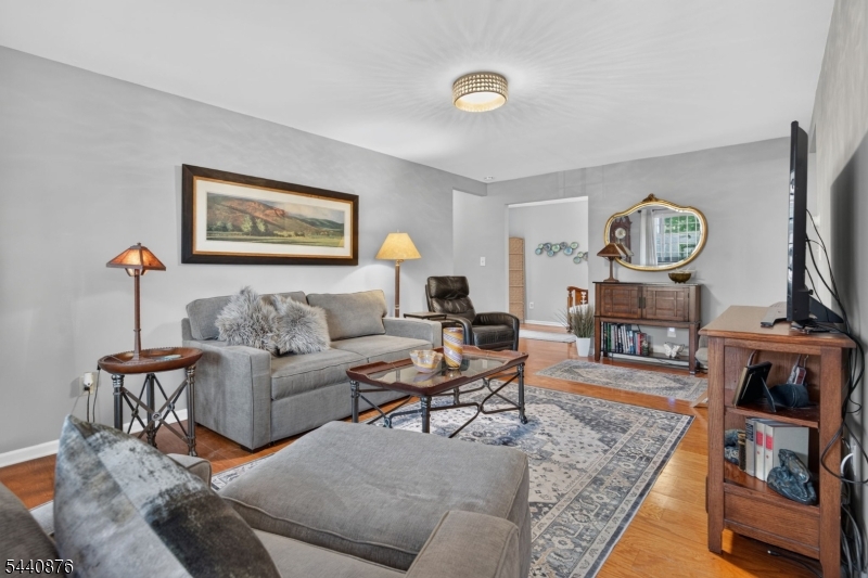 13 Kensington Road, Unit G Chatham, NJ 07928 - Photo 4 of 30
