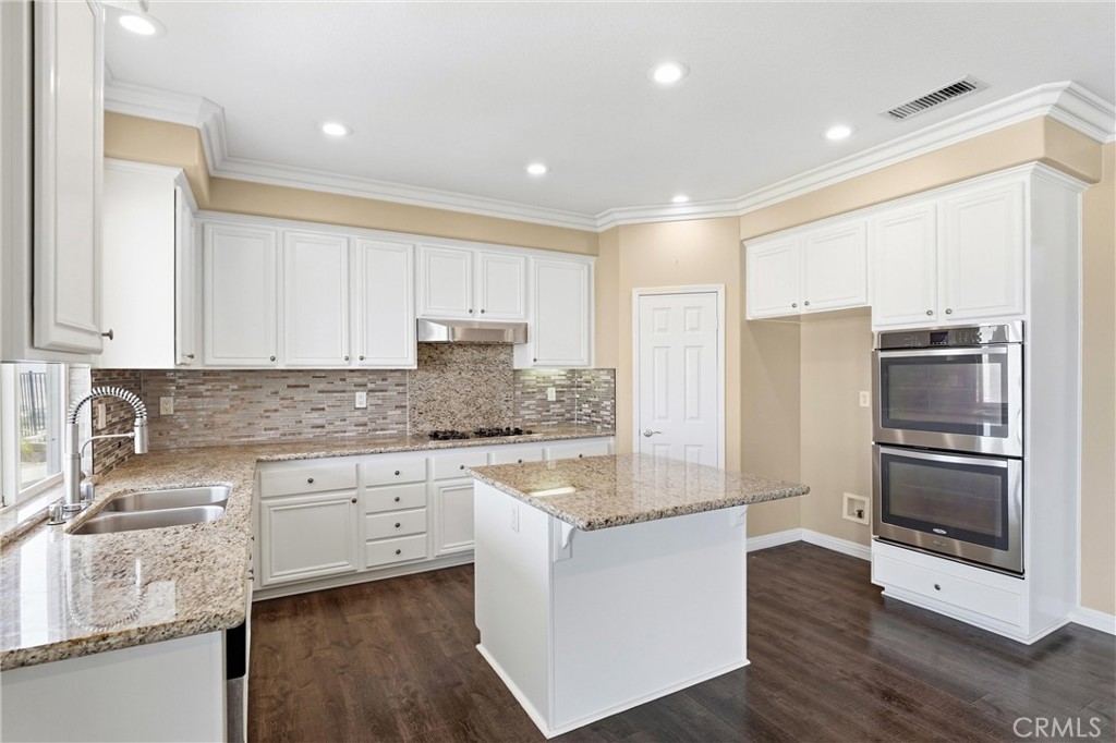 950 Manor Way Corona, CA 92882 - Photo 25 of 80