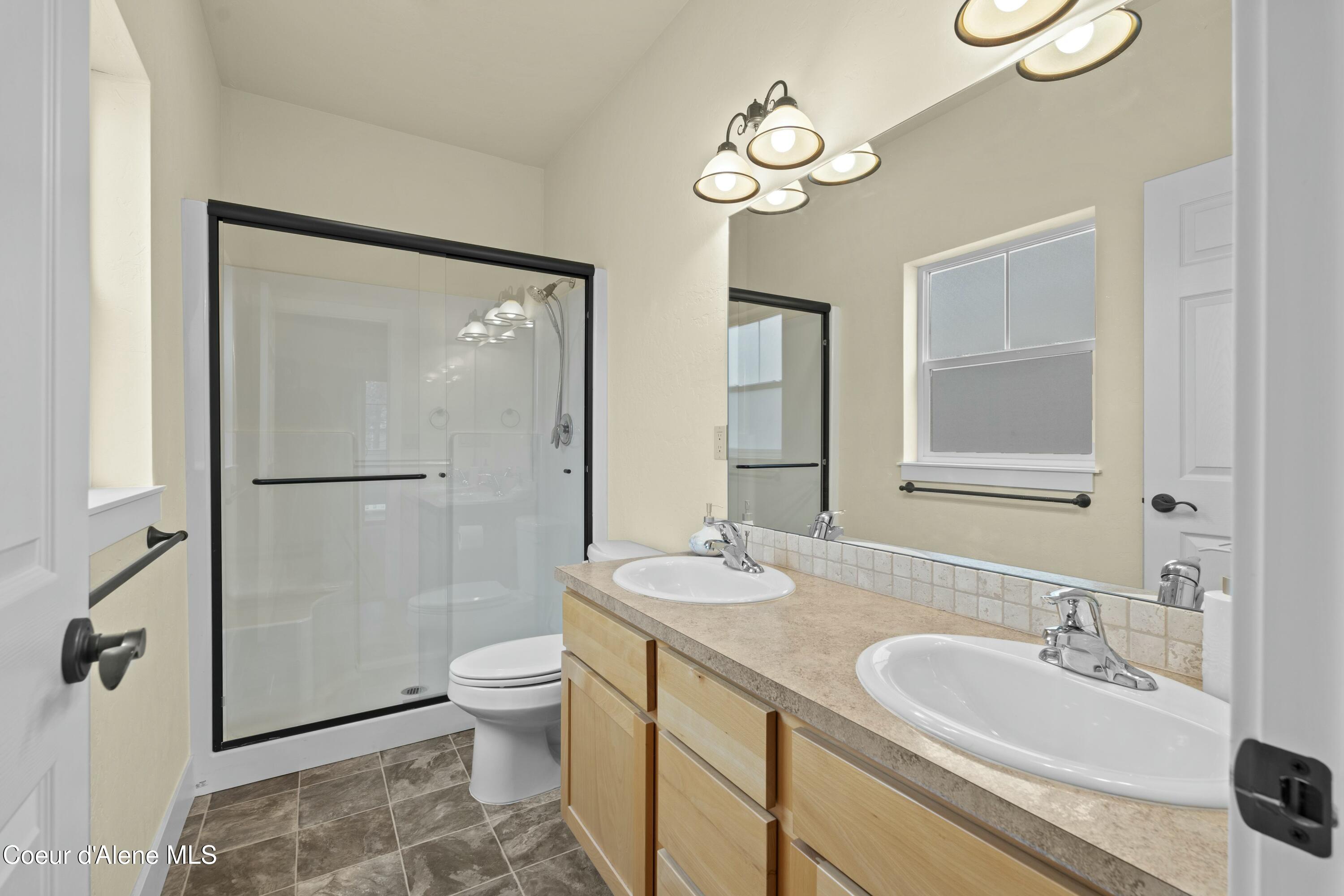 424 Becker Lane Dover, ID 83825 - Photo 16 of 32 Primary Ensuite Bath