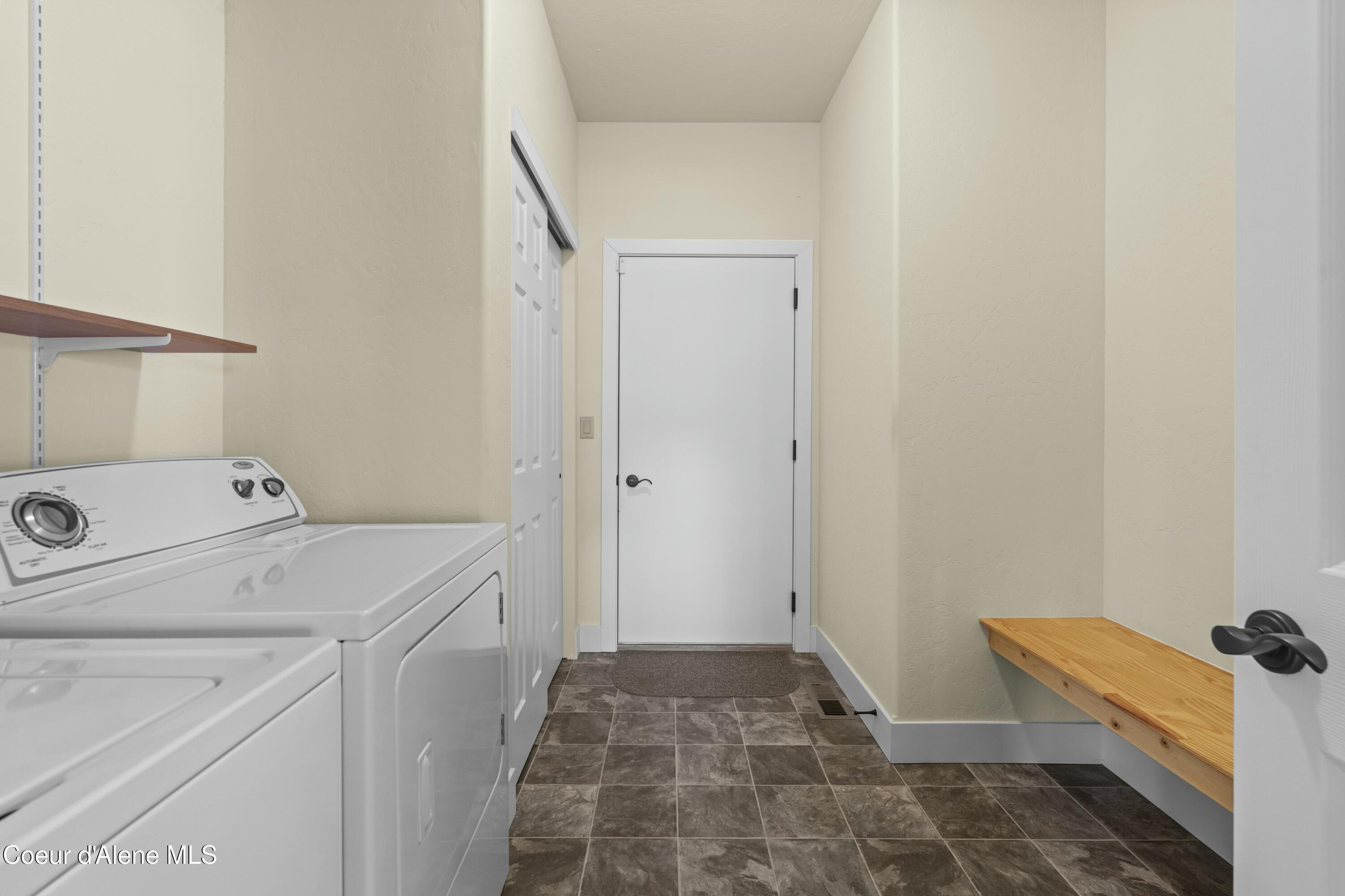424 Becker Lane Dover, ID 83825 - Photo 22 of 32 Laundry Mud Room