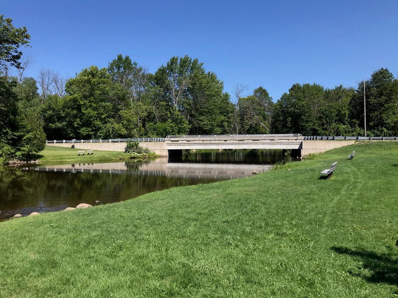 8-9 South Riverview Drive Hesperia, MI 49421 - Photo 3 of 8 20240528161048887106000000-o