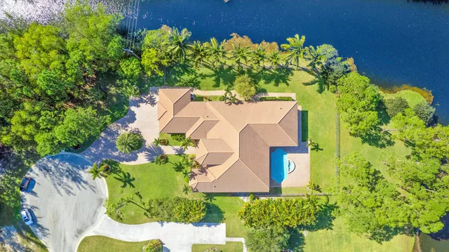 a view of a livingroom with a chandelier