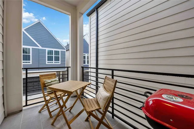 $2,400 | 6117 De Campo Street, Houston, TX 77091