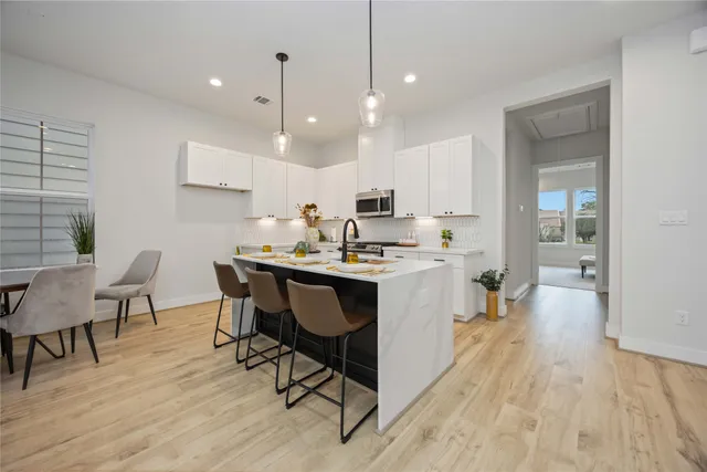 $2,400 | 6117 De Campo Street, Houston, TX 77091