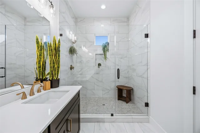 $2,400 | 6117 De Campo Street, Houston, TX 77091